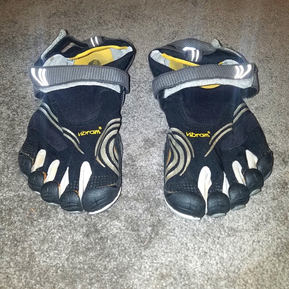 Men's Vibram Fivefingers Water Shoes 46EU.